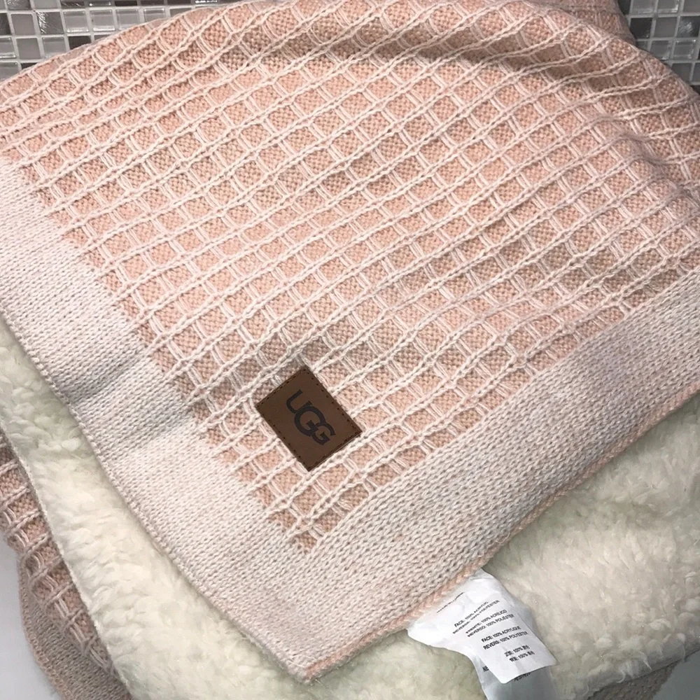 UGG New Martin Throw